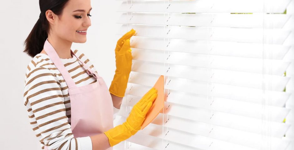 How To Clean Faux Wood Blinds The Easy Way - English Blinds